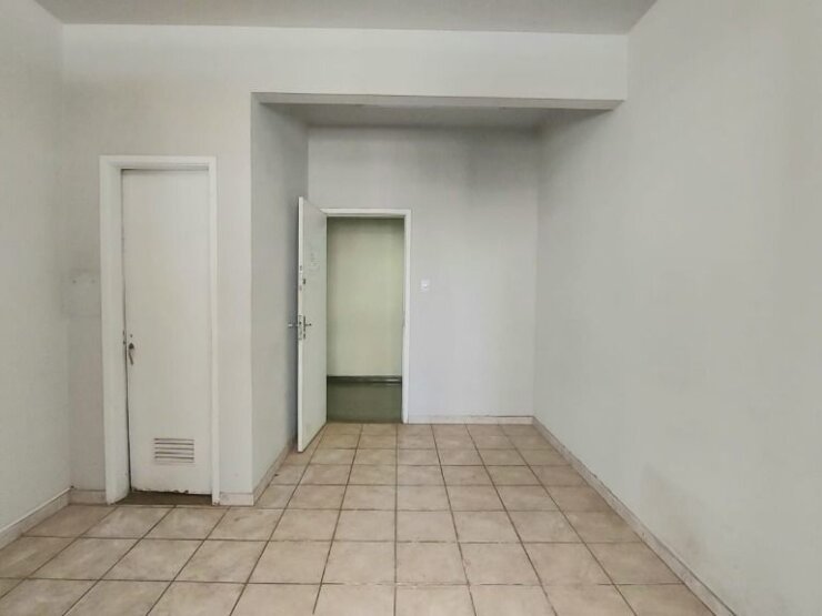 Sala e banheiro
