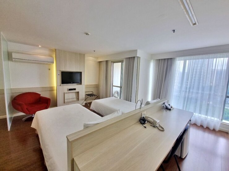 FLAT MOBILIADO ASA NORTE – INVESTIMENTO IMOBILIÁRIO BRASÍLIA – FLAT PARA VENDA BRASÍLIA – IMÓVEL NO POOL DO HOTEL