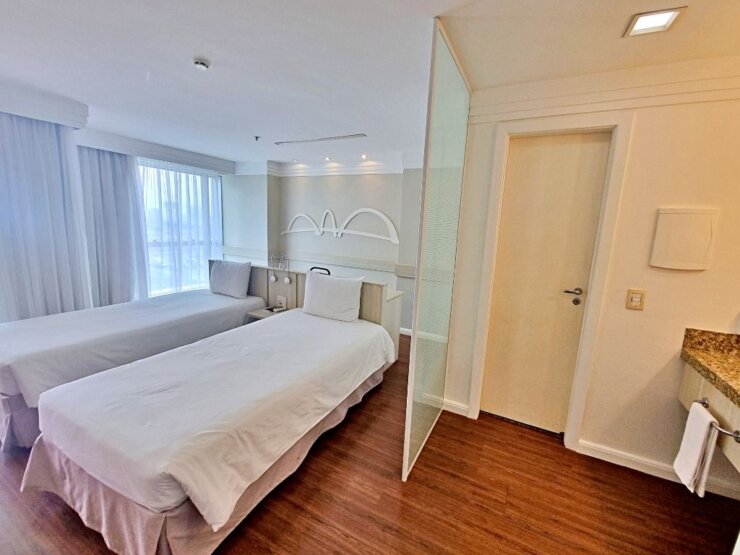 FLAT MOBILIADO ASA NORTE – INVESTIMENTO IMOBILIÁRIO BRASÍLIA – FLAT PARA VENDA BRASÍLIA – IMÓVEL NO POOL DO HOTEL