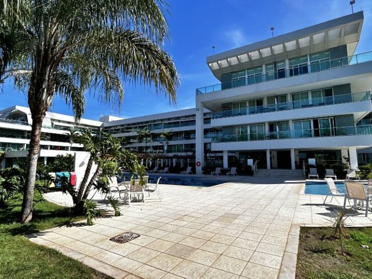 FLAT PARA ALUGAR – VISTA PARA O LAGO – VISTA LIVRE – DE CANTO C/ VARANDA