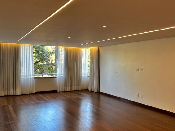 APARTAMENTO ALTO PADRÃO RECÉM-REFORMADO | PRIMEIRA LOCAÇÃO PÓS-REFORMA | TODO PLANEJADO – SQSW 102, Sudoeste