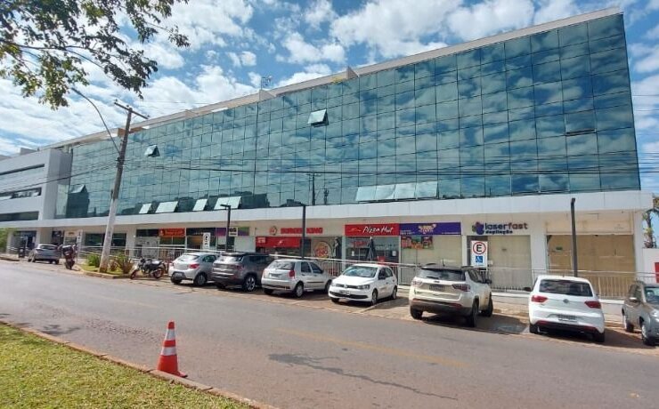 SALA REFORMA PARA VENDA OU LOCAÇÃO – SUDOESTE – SIG – COM VAGA DE GARAGEM
