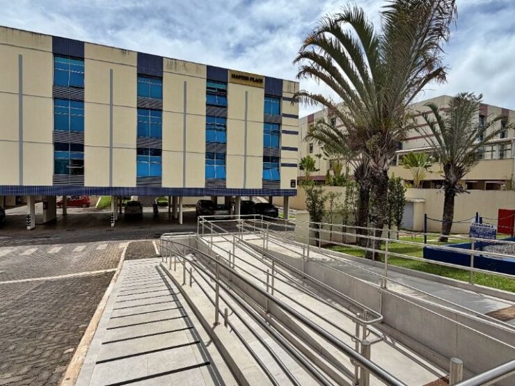 kitnet mobiliada localizada – Com 01 vaga na garagem – Disponível para locação