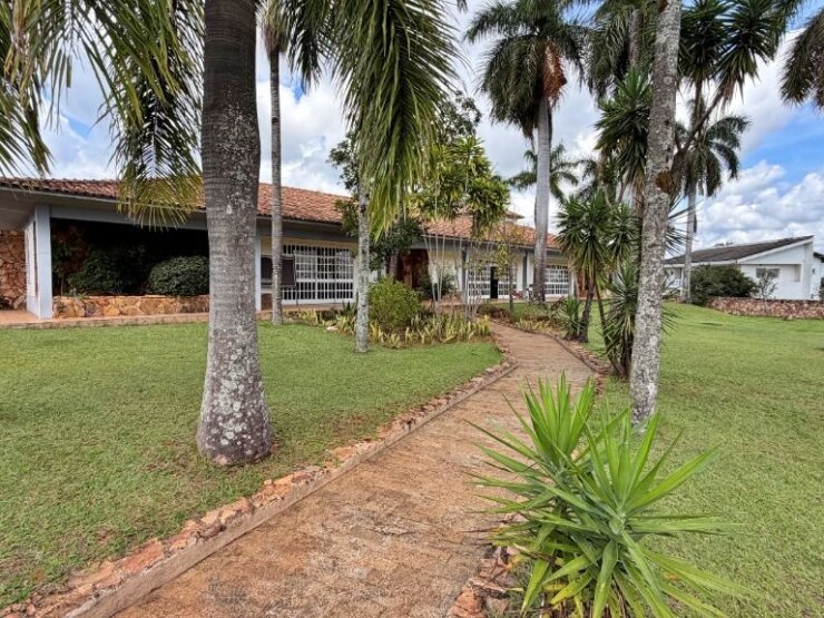 EXCLUSIVA CASA EM CONDOMÍNIO FECHADO – PARK WAY