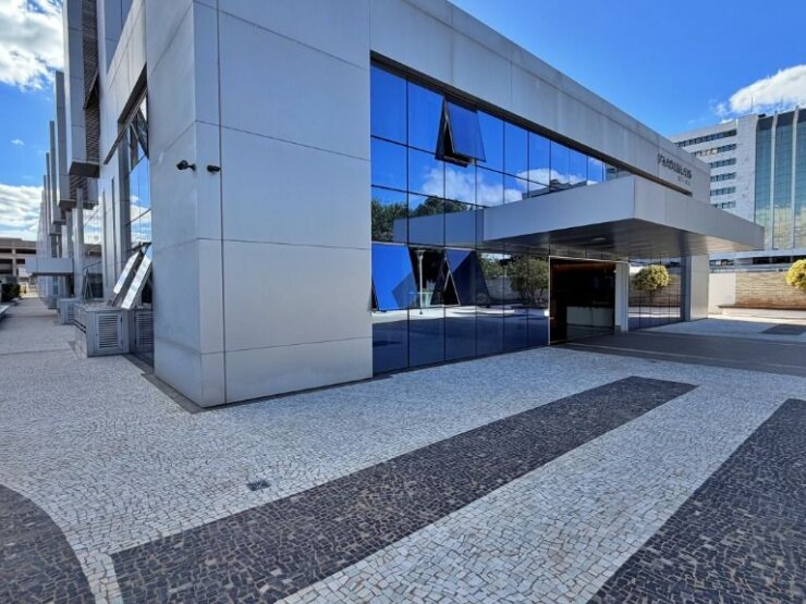 Sala a venda – Ed. Platinum Office – SIG QD. 01 – SIG – C/Vaga na garagem